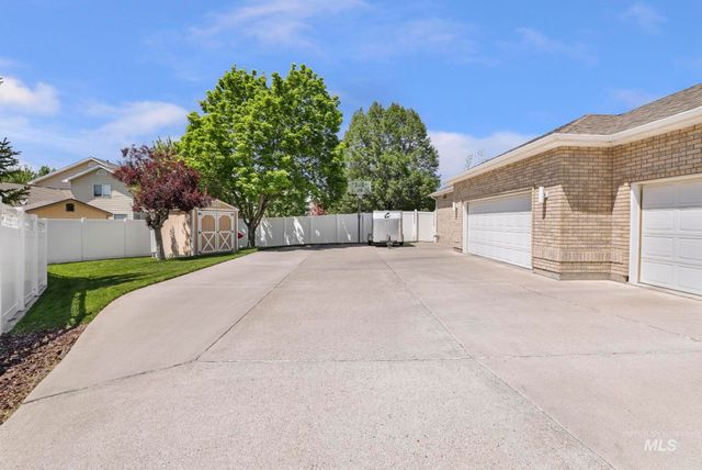 1919 Candleridge Dr, Twin Falls, ID 83301