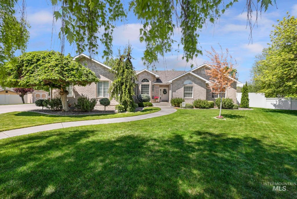 1919 Candleridge Dr, Twin Falls, ID 83301
