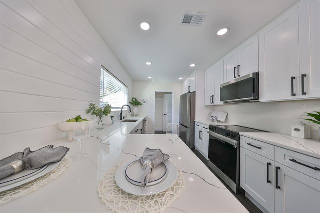 1846 3RD STREET S, St Petersburg, FL 33705