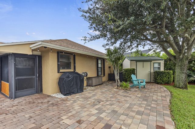 8272 Blue Cypress Drive, Lake Worth, FL 33467