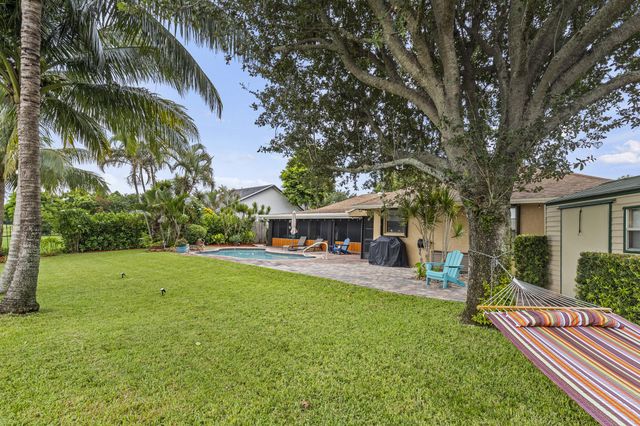 8272 Blue Cypress Drive, Lake Worth, FL 33467