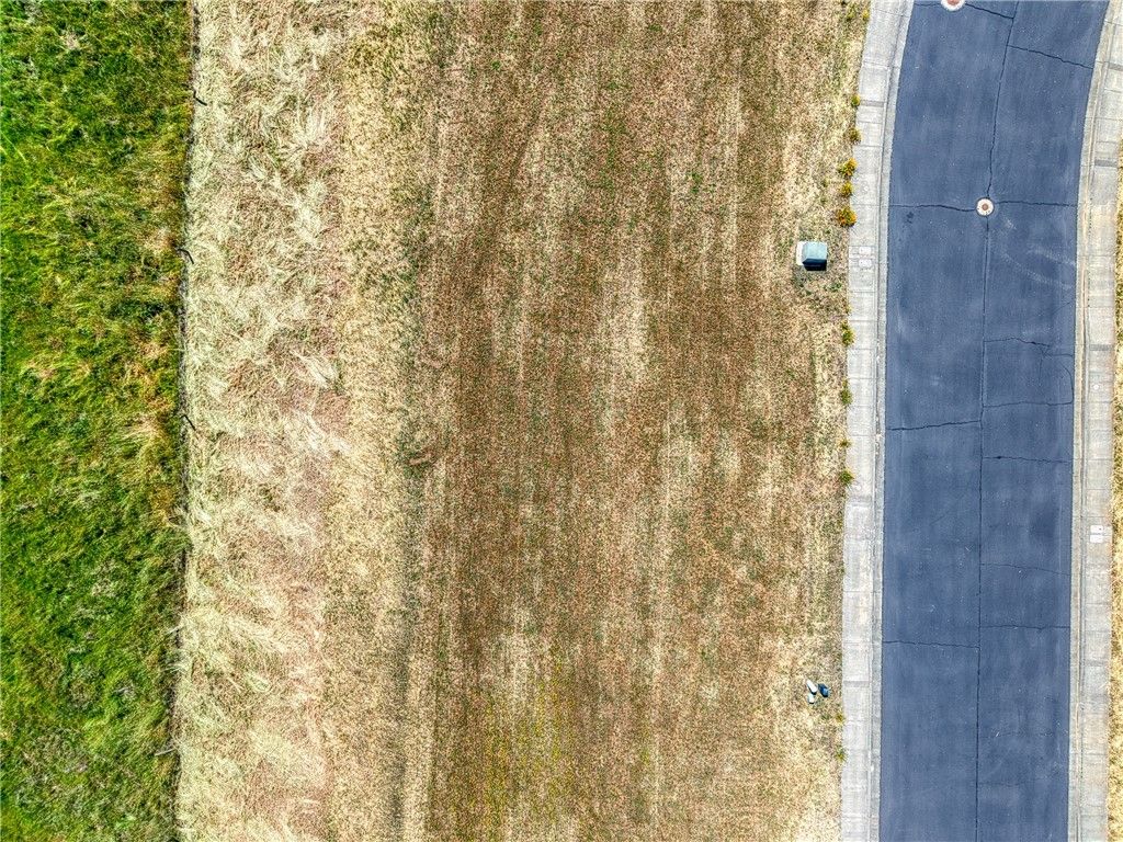 Image 11 of property listing at 2776 Lizzy, Lakeport, CA 95453