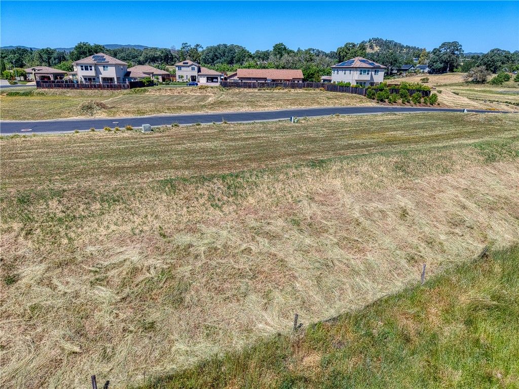 Image 4 of property listing at 2776 Lizzy, Lakeport, CA 95453