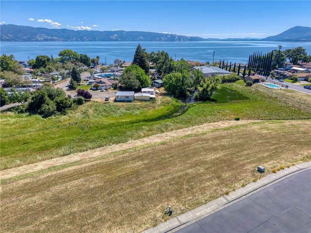 Image 7 of property listing at 2776 Lizzy, Lakeport, CA 95453