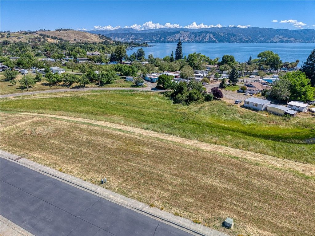 Image 8 of property listing at 2776 Lizzy, Lakeport, CA 95453