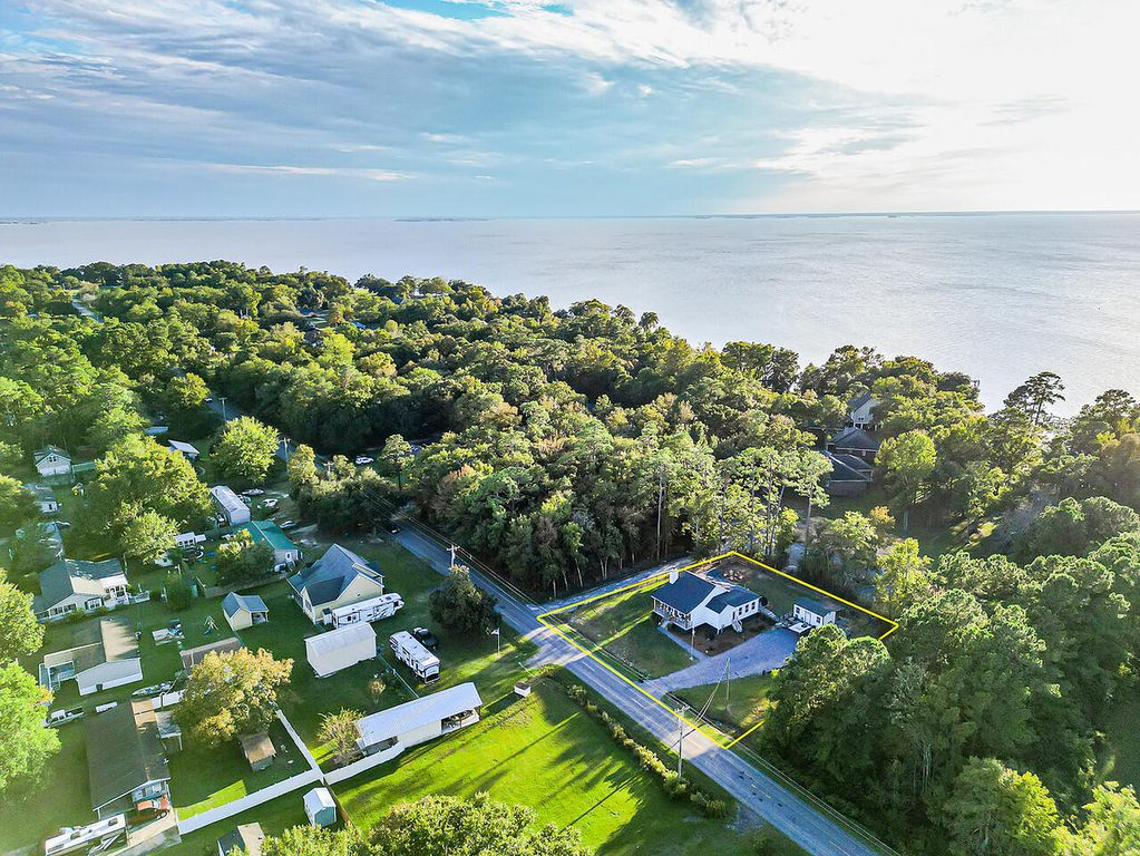 505 Butter Road, Bonneau, SC 29431