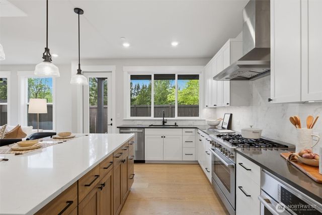 414 222nd Place SE, Sammamish, WA 98074