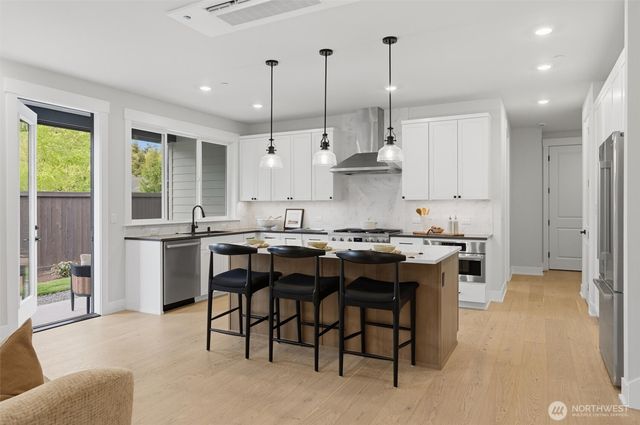 414 222nd Place SE, Sammamish, WA 98074