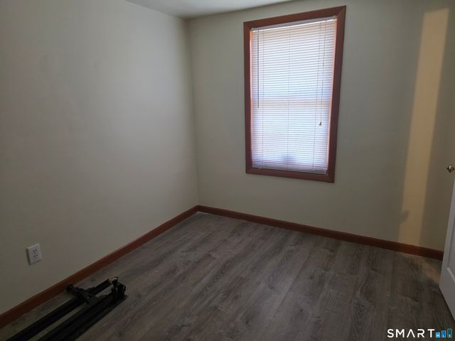 18 Colonial Village 18, Shelton, CT 06484