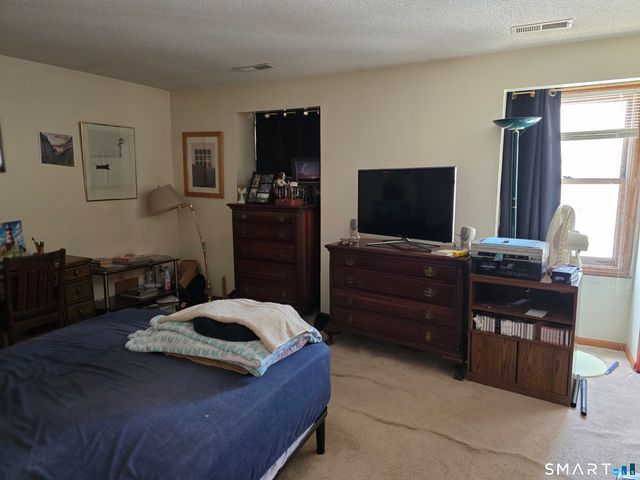 18 Colonial Village 18, Shelton, CT 06484