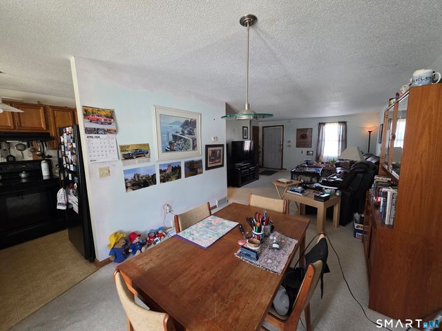 18 Colonial Village 18, Shelton, CT 06484