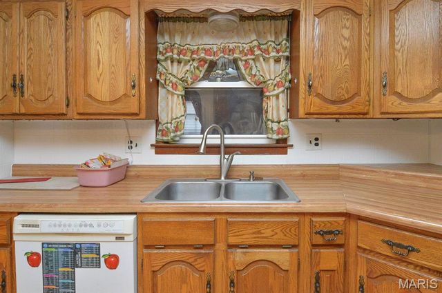 1724 Sycamore Street, Granite City, IL 62040