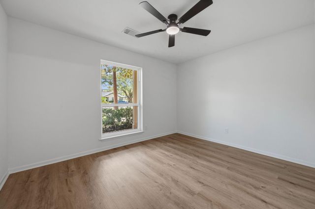 210 Ridgemont Drive, Alvin, TX 77511