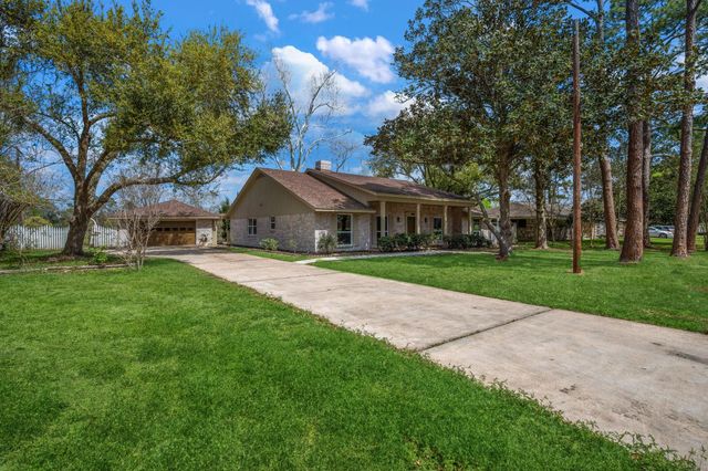 210 Ridgemont Drive, Alvin, TX 77511