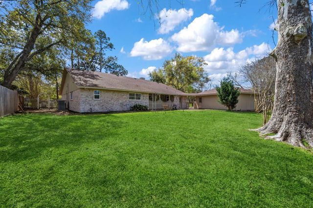 210 Ridgemont Drive, Alvin, TX 77511