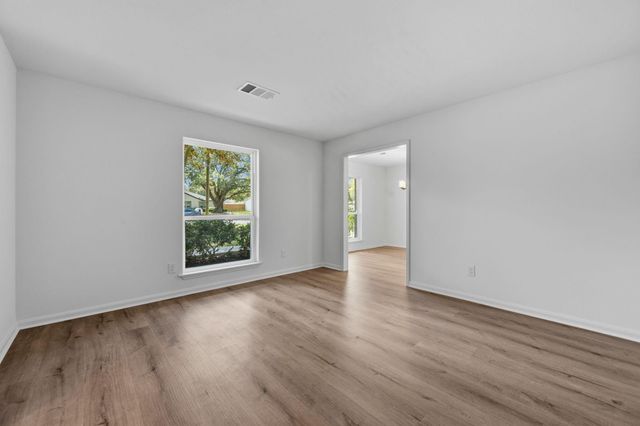 210 Ridgemont Drive, Alvin, TX 77511