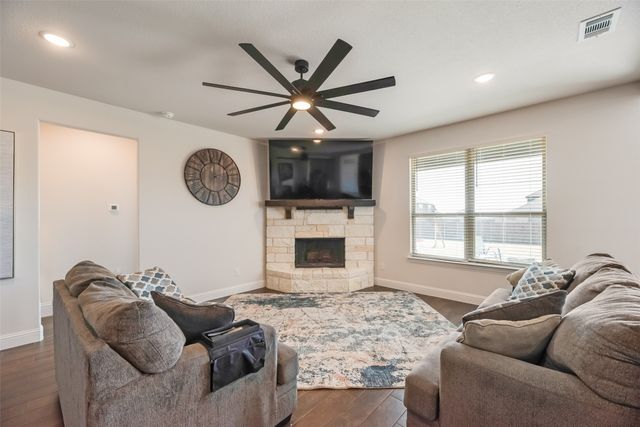 561 Randys Way, Pilot Point, TX 76258