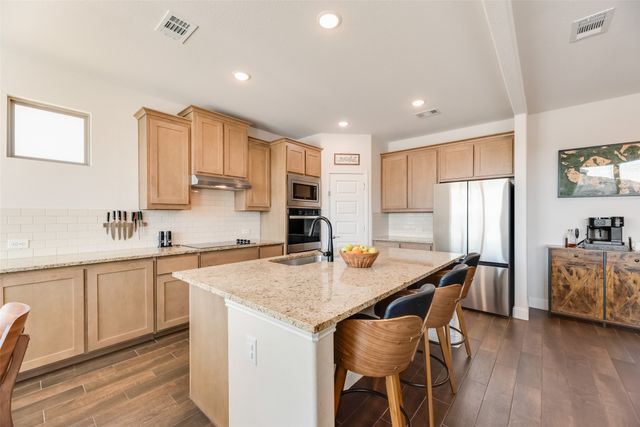 561 Randys Way, Pilot Point, TX 76258