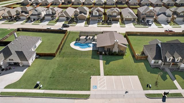 561 Randys Way, Pilot Point, TX 76258