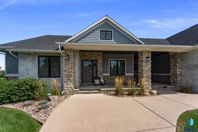 2905 W 77th St Street, Sioux Falls, SD 57108