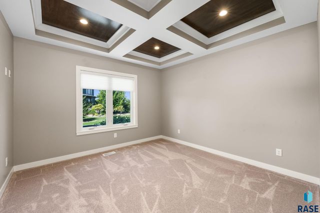 2905 W 77th St Street, Sioux Falls, SD 57108
