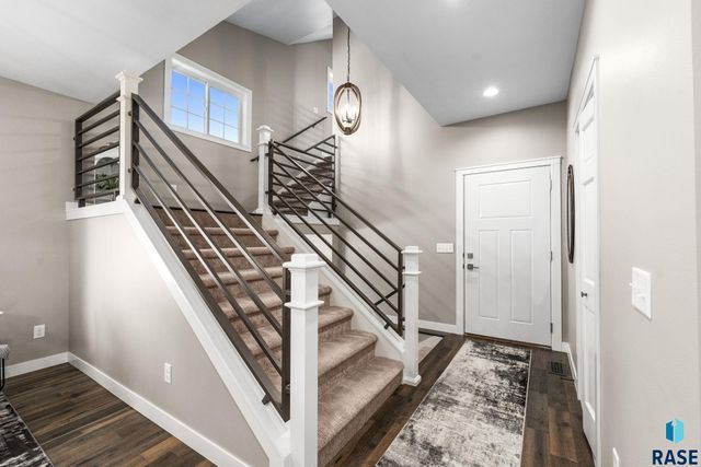 2905 W 77th St Street, Sioux Falls, SD 57108