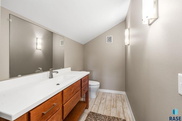 2905 W 77th St Street, Sioux Falls, SD 57108