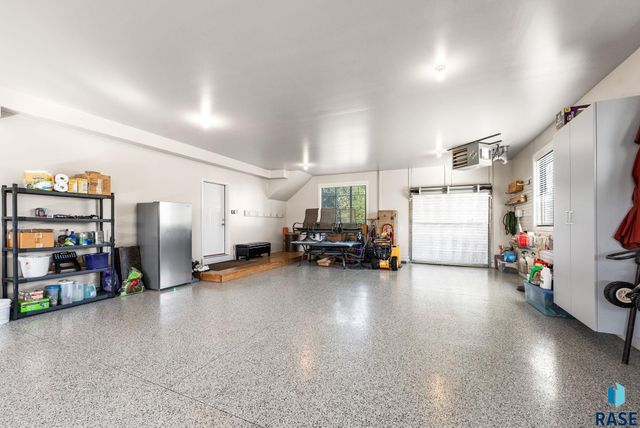 2905 W 77th St Street, Sioux Falls, SD 57108
