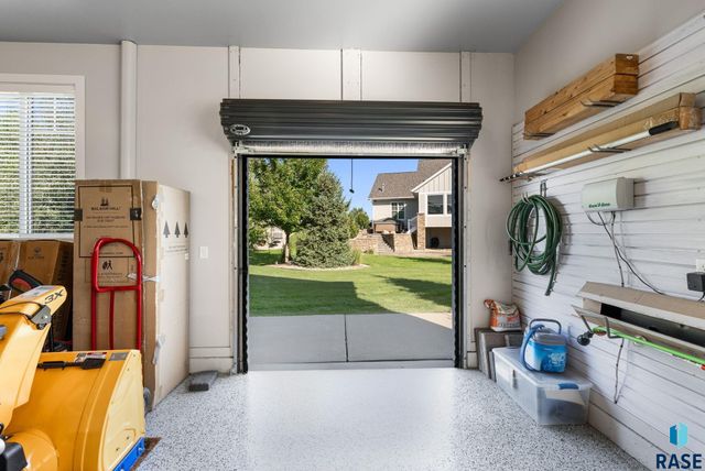2905 W 77th St Street, Sioux Falls, SD 57108