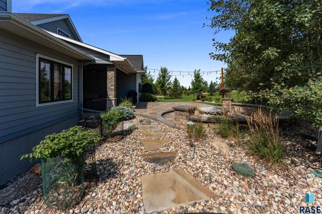 2905 W 77th St Street, Sioux Falls, SD 57108
