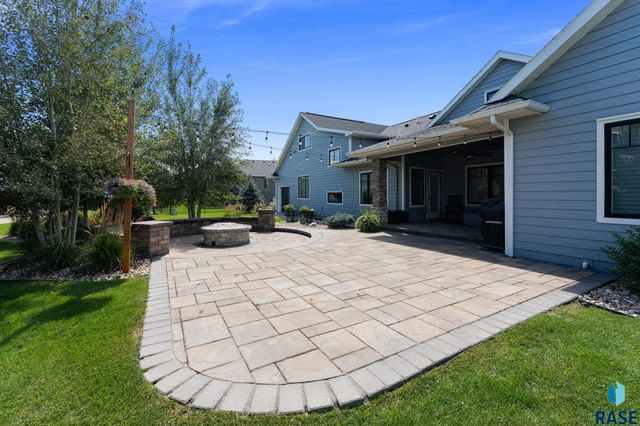 2905 W 77th St Street, Sioux Falls, SD 57108
