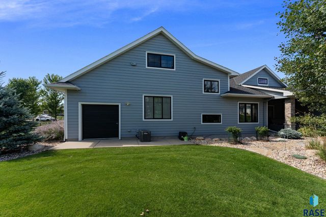 2905 W 77th St Street, Sioux Falls, SD 57108