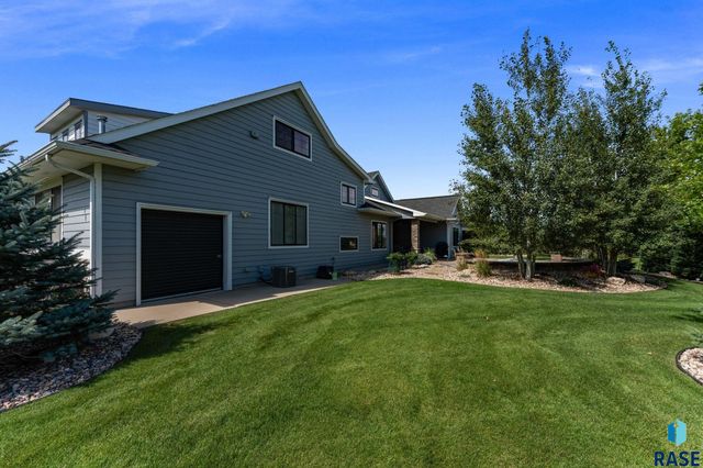 2905 W 77th St Street, Sioux Falls, SD 57108