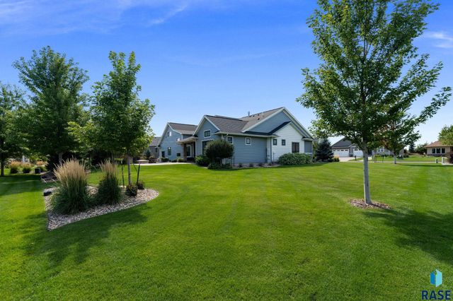 2905 W 77th St Street, Sioux Falls, SD 57108