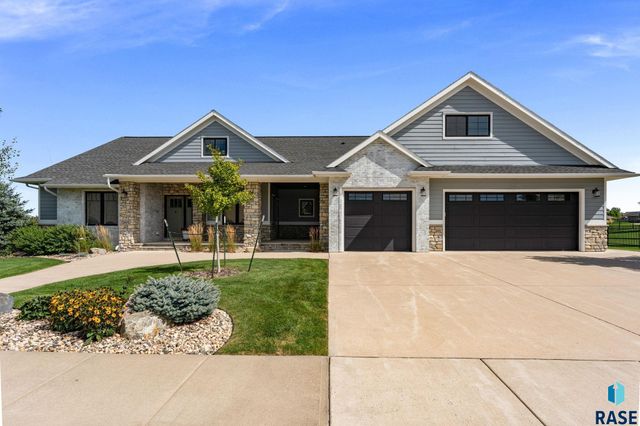 2905 W 77th St Street, Sioux Falls, SD 57108