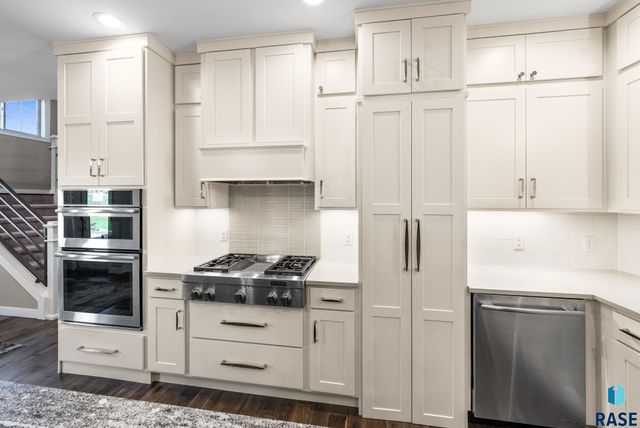 2905 W 77th St Street, Sioux Falls, SD 57108