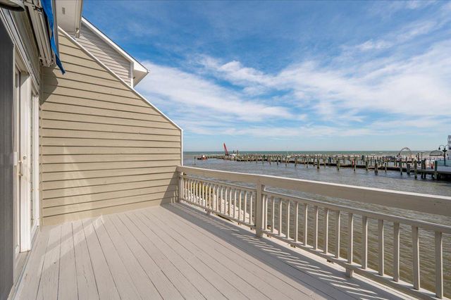 8047 WINDWARD KEY DR, Chesapeake Beach, MD 20732