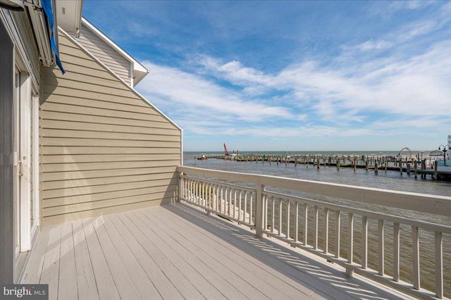 8047 WINDWARD KEY DR, Chesapeake Beach, MD 20732