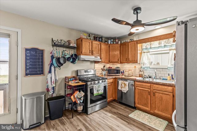 3307 GLEN HOLLOW DR, Dover, PA 17315