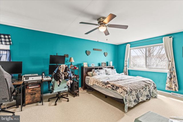 3307 GLEN HOLLOW DR, Dover, PA 17315