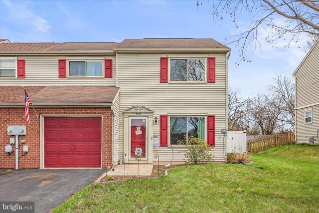 3307 GLEN HOLLOW DR, Dover, PA 17315