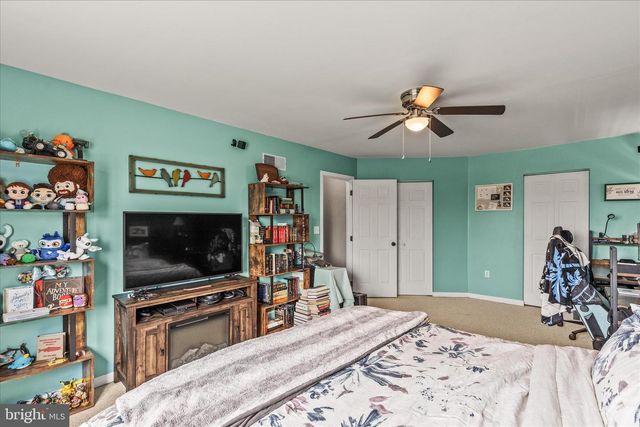 3307 GLEN HOLLOW DR, Dover, PA 17315