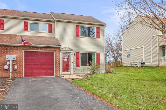 3307 GLEN HOLLOW DR, Dover, PA 17315