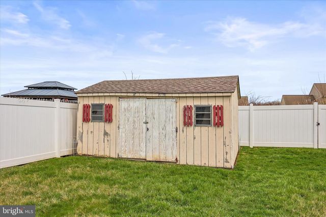 3307 GLEN HOLLOW DR, Dover, PA 17315