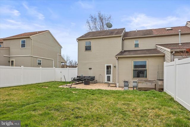 3307 GLEN HOLLOW DR, Dover, PA 17315