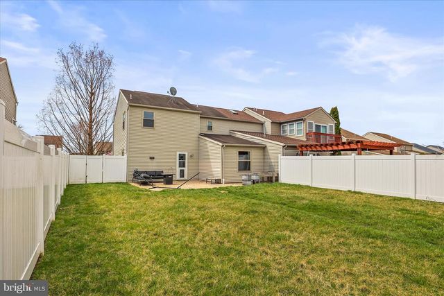 3307 GLEN HOLLOW DR, Dover, PA 17315