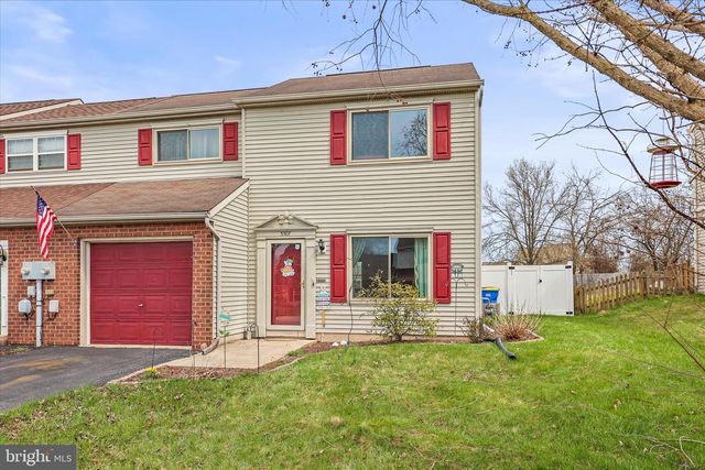 3307 GLEN HOLLOW DR, Dover, PA 17315