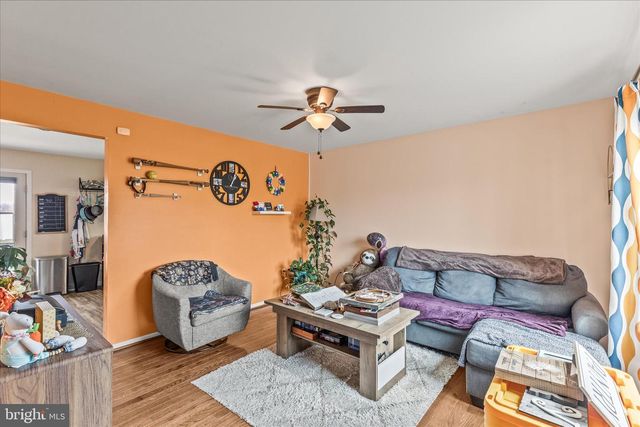 3307 GLEN HOLLOW DR, Dover, PA 17315