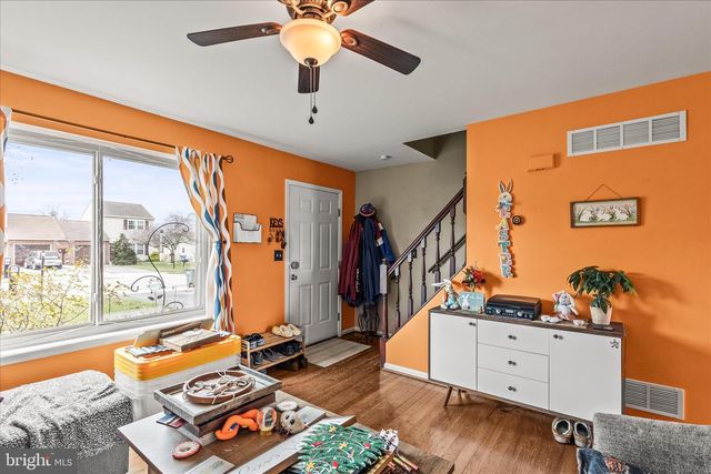 3307 GLEN HOLLOW DR, Dover, PA 17315