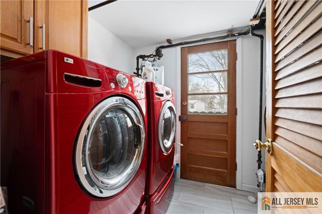 8 Liberty Lane, Franklin, NJ 08873